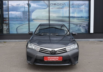 Подержанный автомобиль Toyota Corolla Sedan 2013 года (2 фото)
