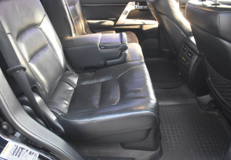 Подержанный автомобиль Toyota Land Cruiser Suv 2014 года (11 фото)