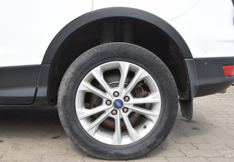 Подержанный автомобиль Ford Kuga 2018 года (9 фото)