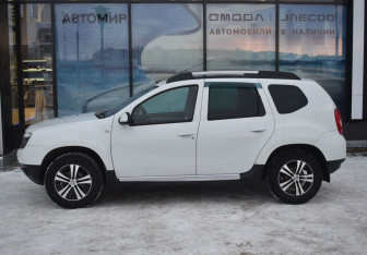 Подержанный автомобиль Renault Duster 2015 года (8 фото)