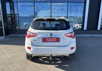 Подержанный автомобиль Changan CS35 2017 года (6 фото)