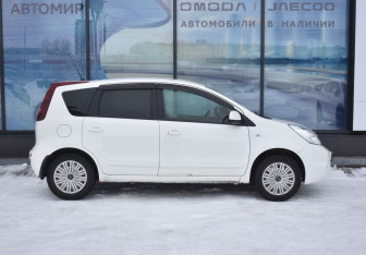 Подержанный автомобиль Nissan Note 2013 года (4 фото)
