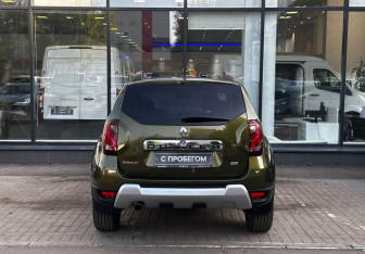 Подержанный автомобиль Renault Duster 2017 года (7 фото)