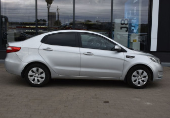 Подержанный автомобиль Kia Rio Sedan 2013 года (4 фото)