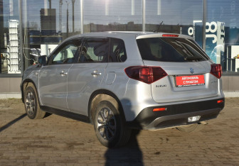 Подержанный автомобиль Suzuki Vitara 2021 года (7 фото)