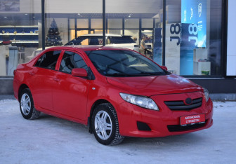 Подержанный автомобиль Toyota Corolla Sedan 2007 года (3 фото)