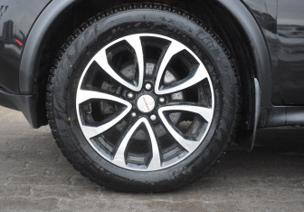 Подержанный автомобиль Nissan Juke 2012 года (9 фото)