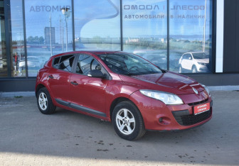 Подержанный автомобиль Renault Megane Hatchback 2011 года (3 фото)
