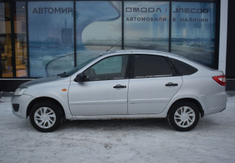 Подержанный автомобиль LADA (ВАЗ) Granta Liftback 2015 года (7 фото)