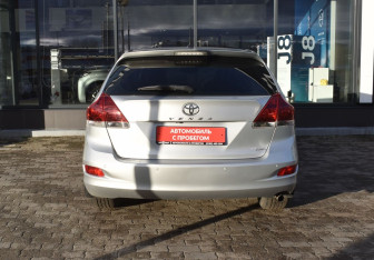 Подержанный автомобиль Toyota Venza 2013 года (6 фото)