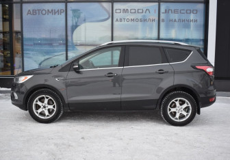 Подержанный автомобиль Ford Kuga 2017 года (8 фото)