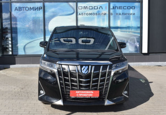 Подержанный автомобиль Toyota Alphard 2019 года (2 фото)