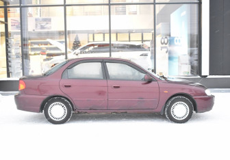 Подержанный автомобиль Kia Spectra Sedan 2006 года (4 фото)