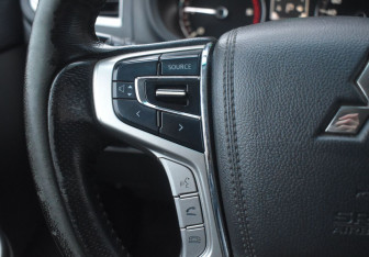 Подержанный автомобиль Mitsubishi L200 2017 года (13 фото)