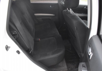 Подержанный автомобиль Nissan X-Trail 2014 года (11 фото)