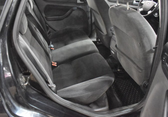 Подержанный автомобиль Ford Focus Wagon 2007 года (11 фото)
