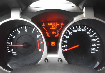 Подержанный автомобиль Nissan Juke 2014 года (13 фото)