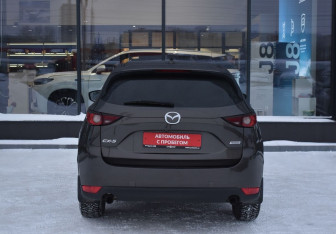 Подержанный автомобиль Mazda CX-5 2018 года (6 фото)