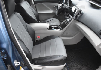 Подержанный автомобиль Toyota Venza 2010 года (10 фото)