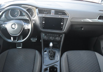 Подержанный автомобиль Volkswagen Tiguan 2018 года (12 фото)