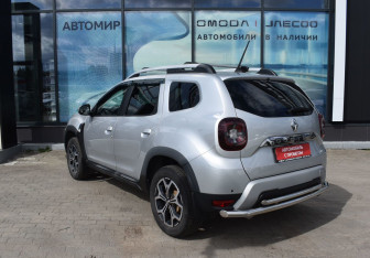 Подержанный автомобиль Renault Duster 2021 года (7 фото)