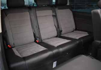 Подержанный автомобиль Volkswagen Multivan 2020 года (12 фото)