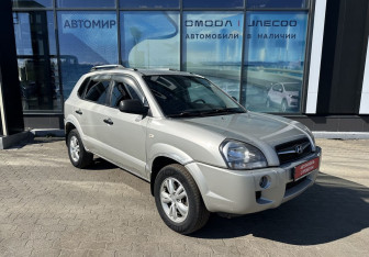 Подержанный автомобиль Hyundai Tucson 2008 года (3 фото)