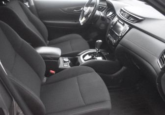 Подержанный автомобиль Nissan X-Trail 2021 года (10 фото)