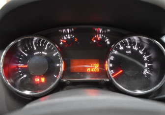 Подержанный автомобиль Peugeot 3008 2012 года (13 фото)