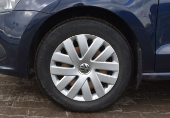 Подержанный автомобиль Volkswagen Polo Sedan 2014 года (9 фото)