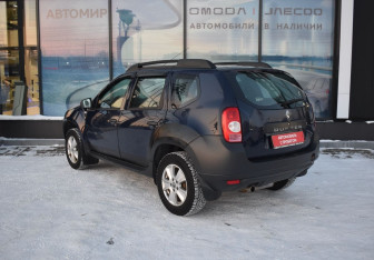 Подержанный автомобиль Renault Duster 2014 года (7 фото)