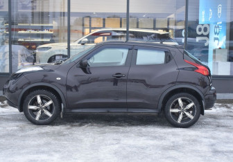Подержанный автомобиль Nissan Juke 2014 года (8 фото)