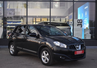 Подержанный автомобиль Nissan Qashqai 2013 года (3 фото)