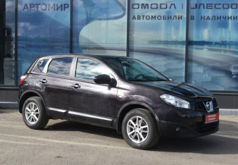 Подержанный автомобиль Nissan Qashqai 2013 года (3 фото)