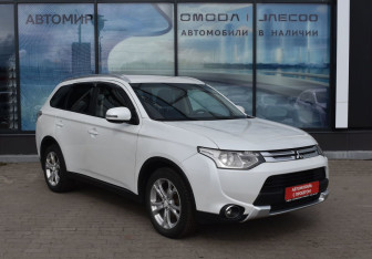 Подержанный автомобиль Mitsubishi Outlander 2014 года (3 фото)
