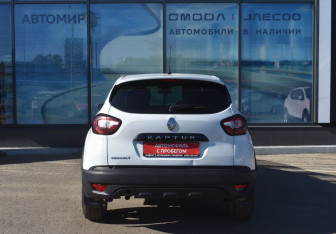Подержанный автомобиль Renault Kaptur 2017 года (6 фото)