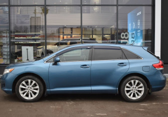 Подержанный автомобиль Toyota Venza 2010 года (8 фото)