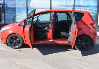 Подержанный автомобиль Opel Meriva 2014 года (16 фото)