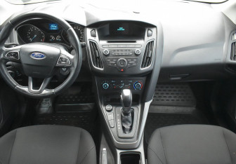 Подержанный автомобиль Ford Focus Hatchback 2018 года (12 фото)