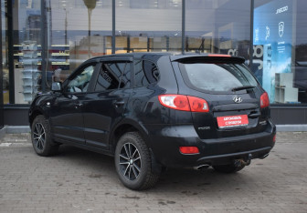 Подержанный автомобиль Hyundai Santa Fe 2007 года (7 фото)