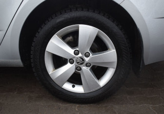 Подержанный автомобиль Skoda Octavia Liftback 2019 года (9 фото)