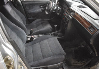 Подержанный автомобиль Honda Civic Hatchback 1997 года (10 фото)