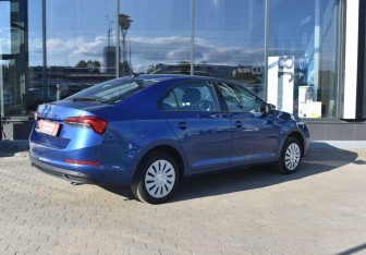Подержанный автомобиль Skoda Rapid Liftback 2021 года (5 фото)