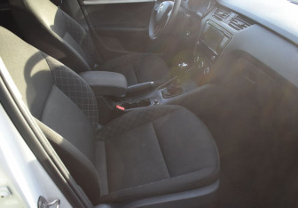 Подержанный автомобиль Skoda Octavia Liftback 2019 года (12 фото)