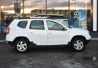 Подержанный автомобиль Renault Duster 2013 года (4 фото)