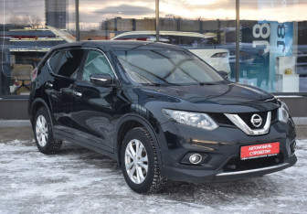 Подержанный автомобиль Nissan X-Trail 2017 года (3 фото)