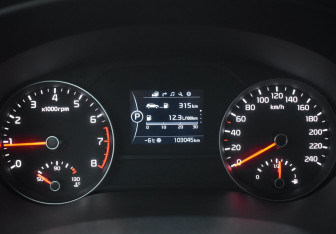 Подержанный автомобиль Kia Sportage 2017 года (15 фото)