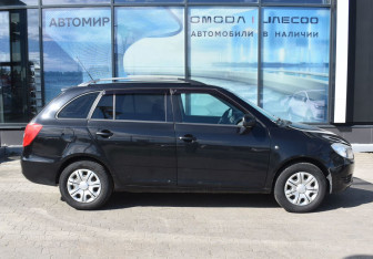 Подержанный автомобиль Skoda Fabia Wagon 2010 года (4 фото)