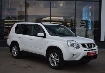 Подержанный автомобиль Nissan X-Trail 2014 года (3 фото)