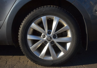 Подержанный автомобиль Skoda Octavia Liftback 2018 года (9 фото)